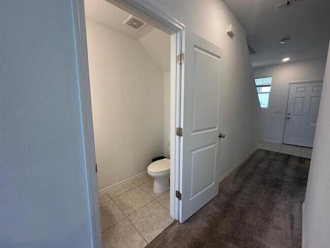 Building Photo - 118 Mandovi St