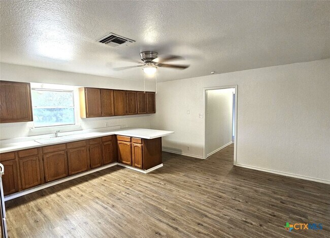 Building Photo - 105 Santa Clara St