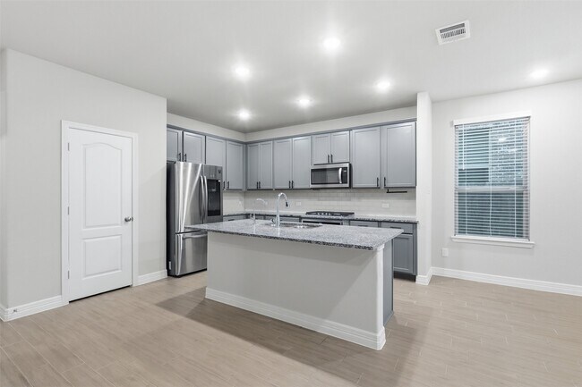 Building Photo - 119 Buttonwood Ct