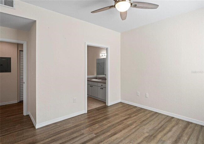 Building Photo - 10512 White Lake Ct