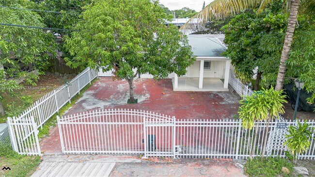Building Photo - 12615 E Randall Park Dr
