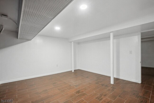 Building Photo - 82 Park Pl