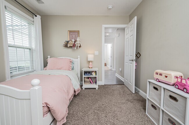 Building Photo - 104 Jubilee Pl