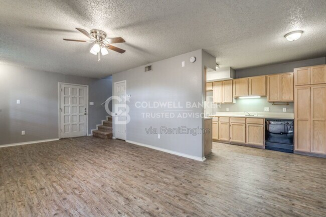Building Photo - 5320 Kenosha Ave