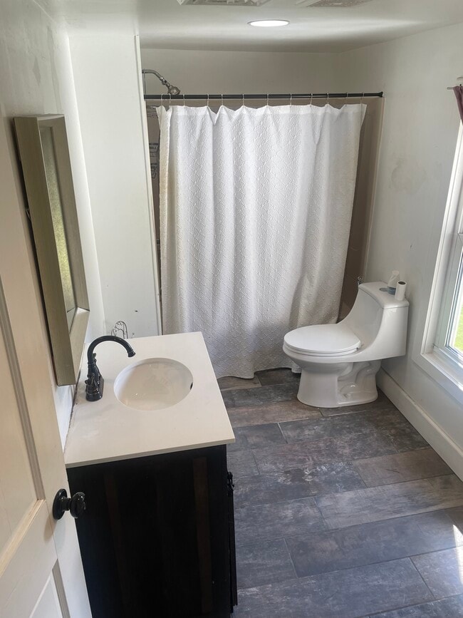 Building Photo - 1015 N Main St