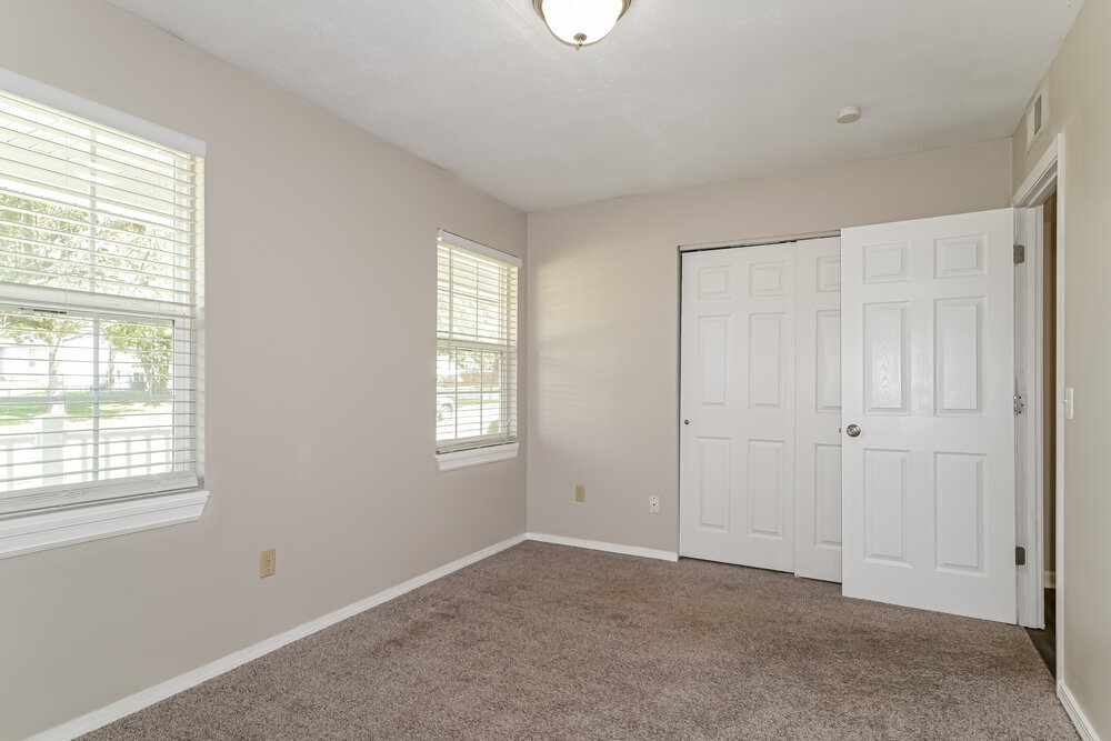 Building Photo - 705 Aster Ln