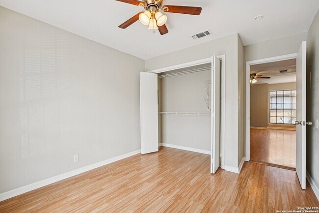 Building Photo - 10609 Starcrest Dr