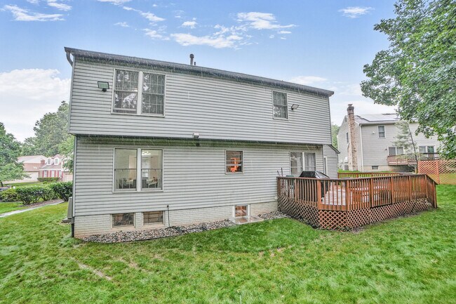 Building Photo - 18420 Shady View Ln