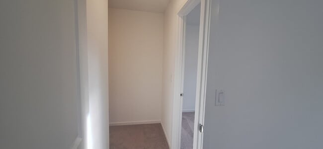 Building Photo - 3 Bedroom 2 Bathroom New build House