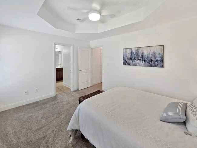 Building Photo - Charming Fully Furnished 3-Bedroom, 2-Bath...