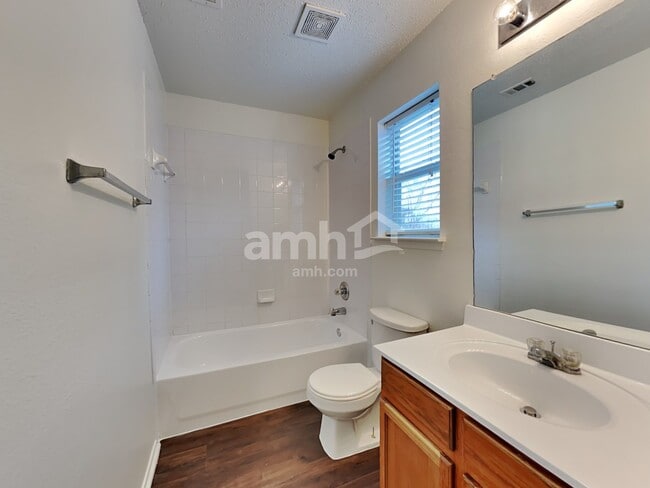 Building Photo - 4026 Holly Leaf Court