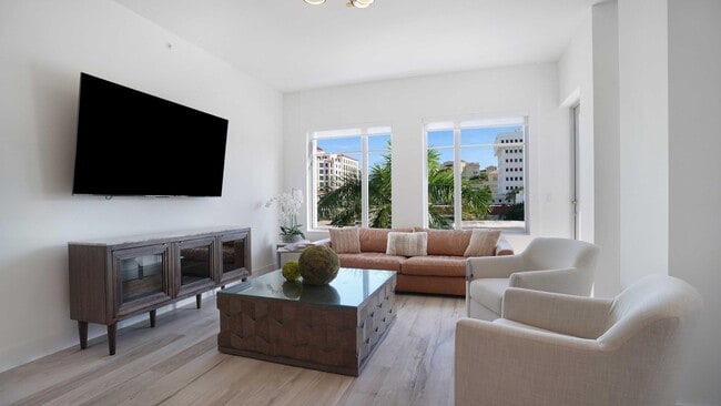Building Photo - 155 E Boca Raton Rd