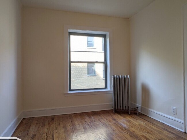 Building Photo - 2332 N Spaulding Ave