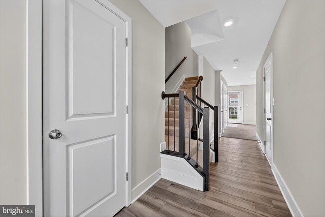 Building Photo - 10898 Drummond Pl