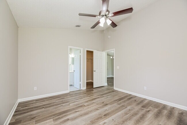 Building Photo - 2658 Malibu Cir