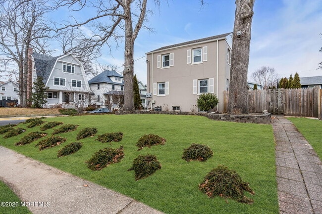 Building Photo - 1200 Bridge St