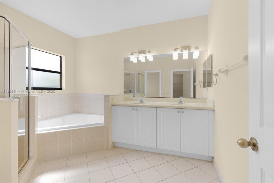 Building Photo - 11358 SW 243rd Ter