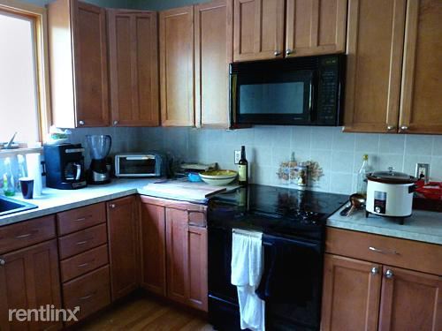 Building Photo - 3 br, 2 bath Triplex - 25 Raymond St 2