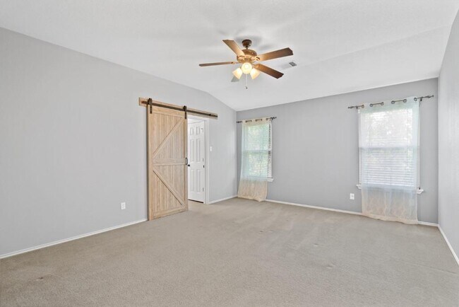 Building Photo - 2704 Greenlee Dr
