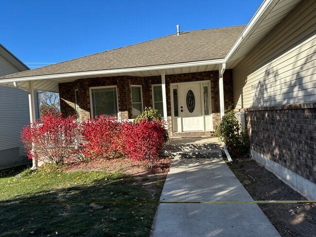 Front door to upstairs unit (there is a separate entry for the rental unit). - 164 Rosewood Dr