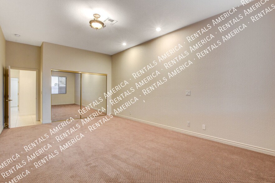 Building Photo - 8960 Echo Ridge Dr