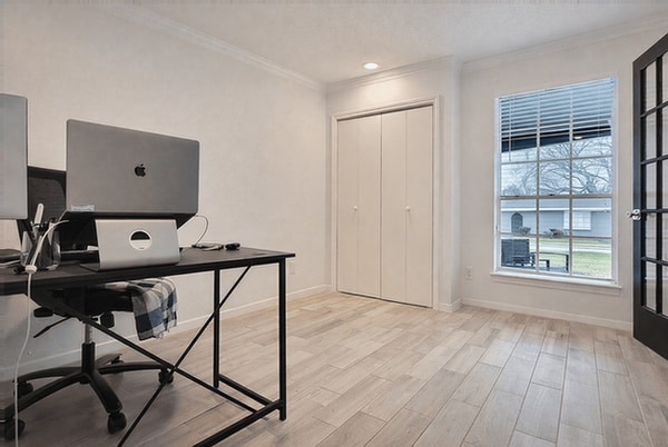 Building Photo - 10907 Sageriver Dr