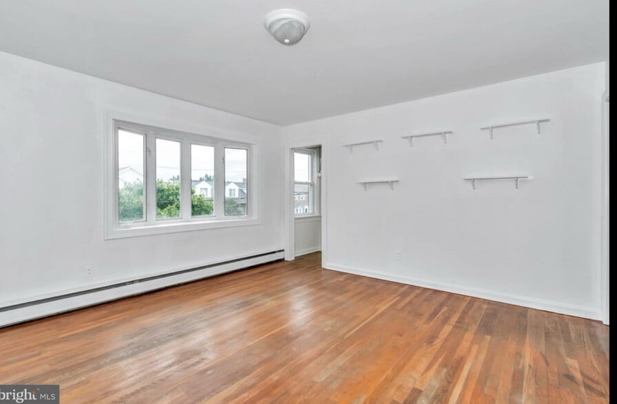Building Photo - 1803 Elm St