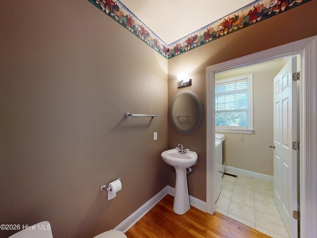 Building Photo - 3 Shenecossett Ln