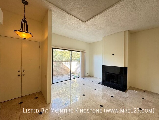 Building Photo - Stunning 3BD 2BA Townhome in Arcadia CA