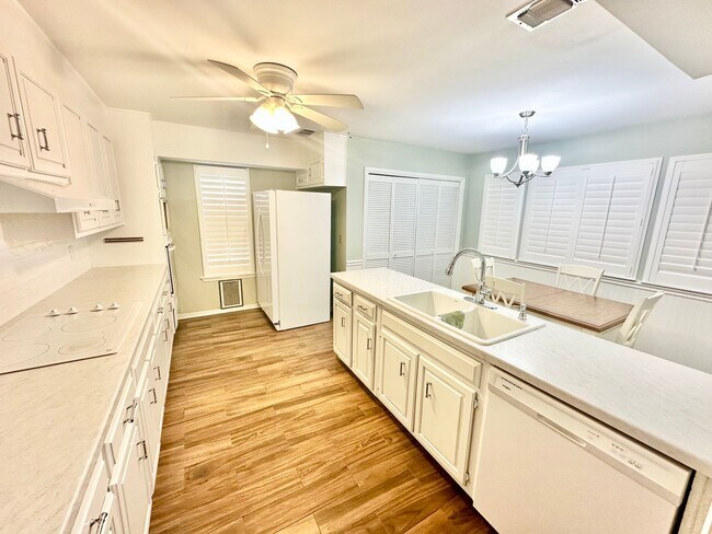 Building Photo - 937 Holbrook Cir