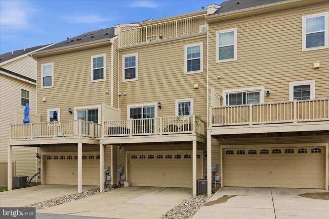 Building Photo - 5060 Judicial Wy
