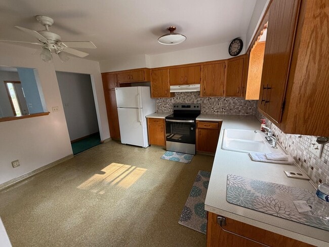 Building Photo - 5020 Walnut
