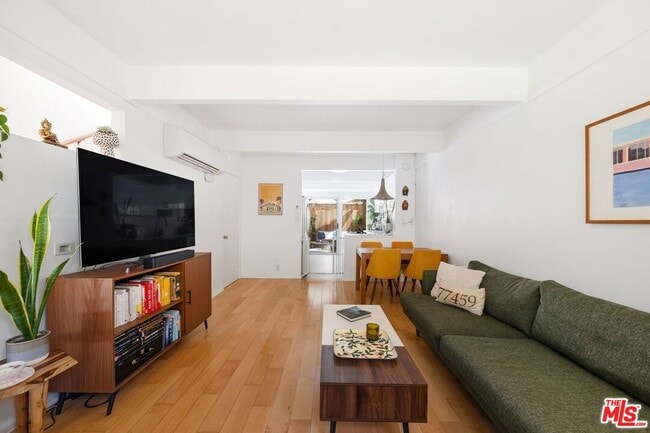 Building Photo - 4040 Grand View Blvd