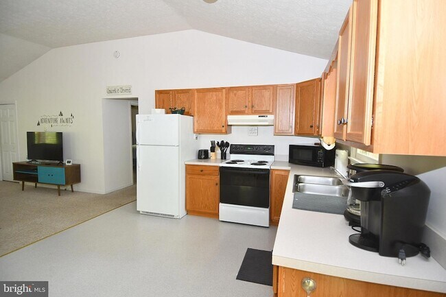 Building Photo - 67 Tranquil Way