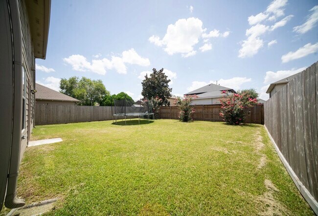 Building Photo - 9519 Deep Valley Dr