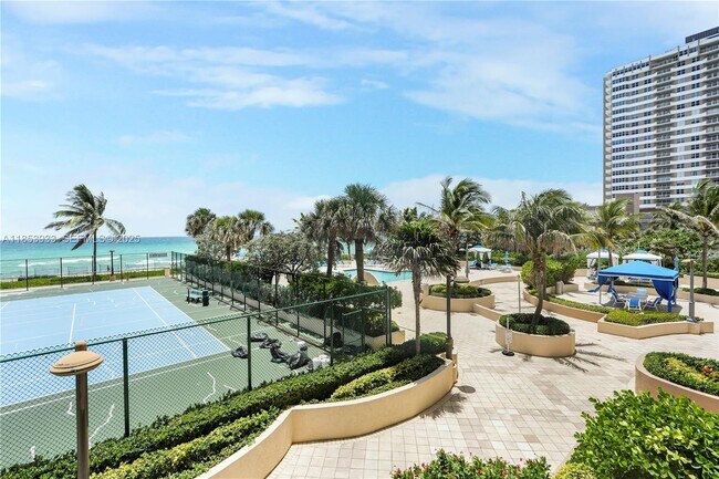 Building Photo - 1912 S Ocean Dr