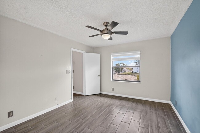 Building Photo - 7142 Golf Colony Ct