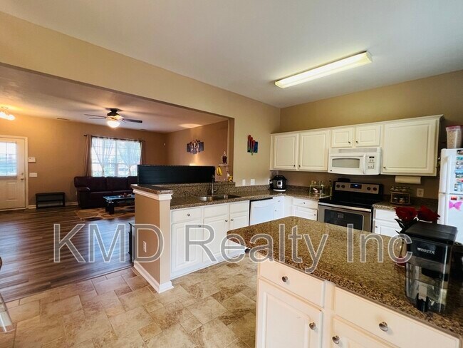 Building Photo - 3203 Mannington Dr