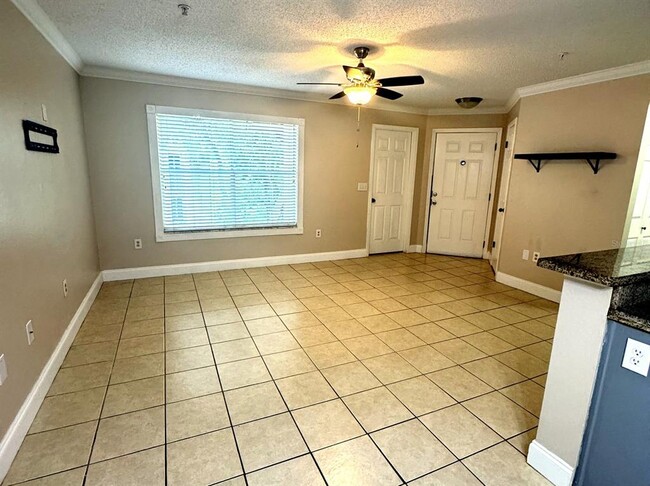 Building Photo - 615 Dory Ln