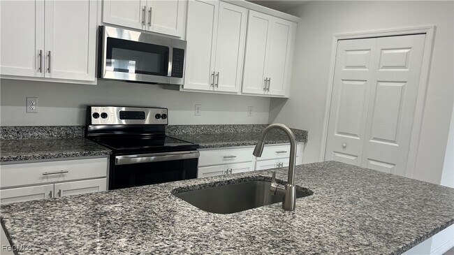 Building Photo - 213 NW 9th St