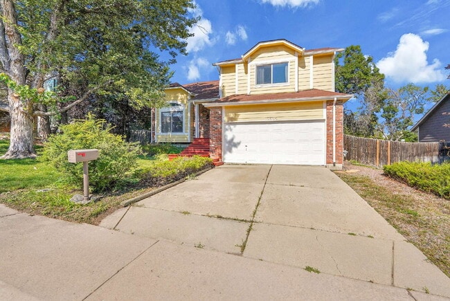 Building Photo - $2,795.00, 4-bed, 2.5-bath located in West...
