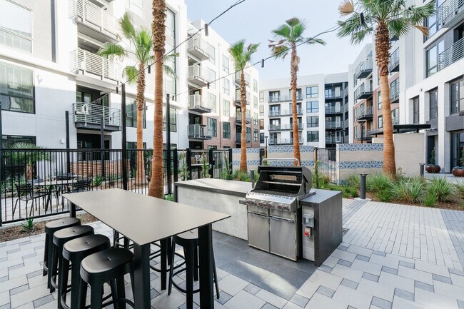 Building Photo - 312 Gates Dr