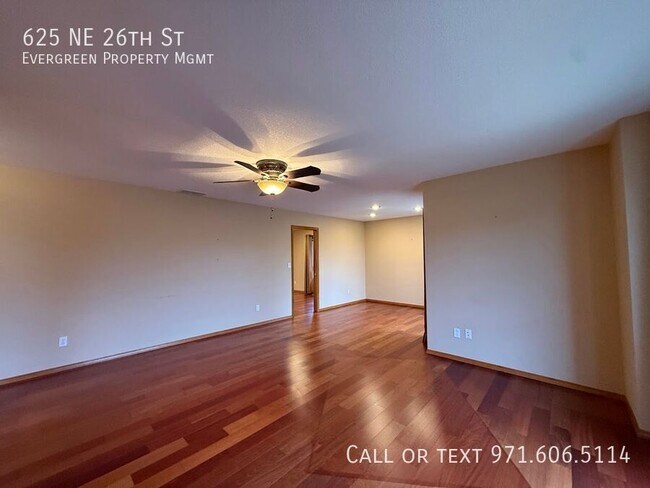 Building Photo - 625 NE 26th St