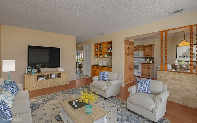 Building Photo - Beautiful Townhouse in South Shreveport