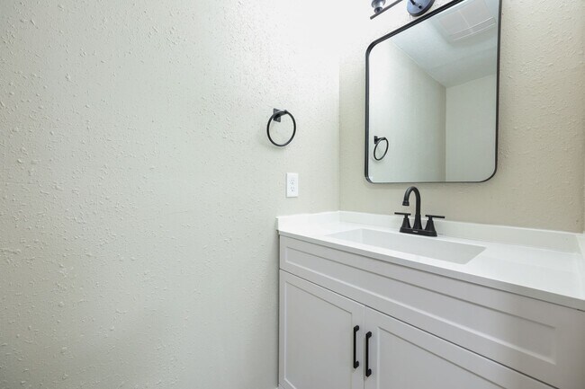 Building Photo - 2829 SE 90th Pl
