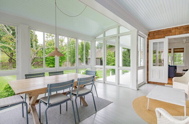 Building Photo - 110 Montauk Hwy