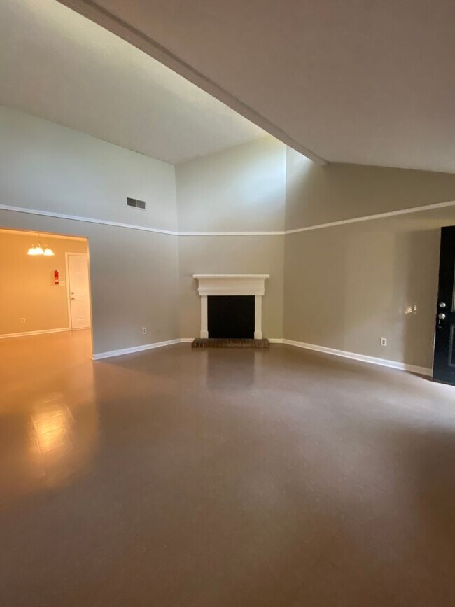 Building Photo - 111 Loblolly Dr