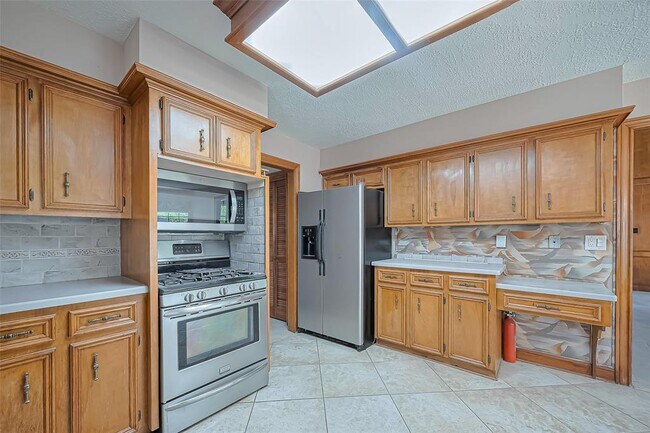 Building Photo - 18307 Champion Forest Dr
