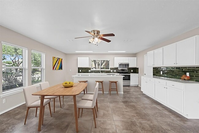 Building Photo - 6505 Tara Ln