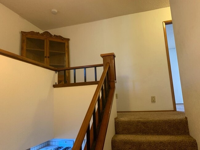 Building Photo - 255-257 Evergreen Ave